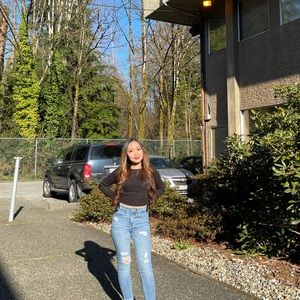 Meet your Posher, Angelica mae